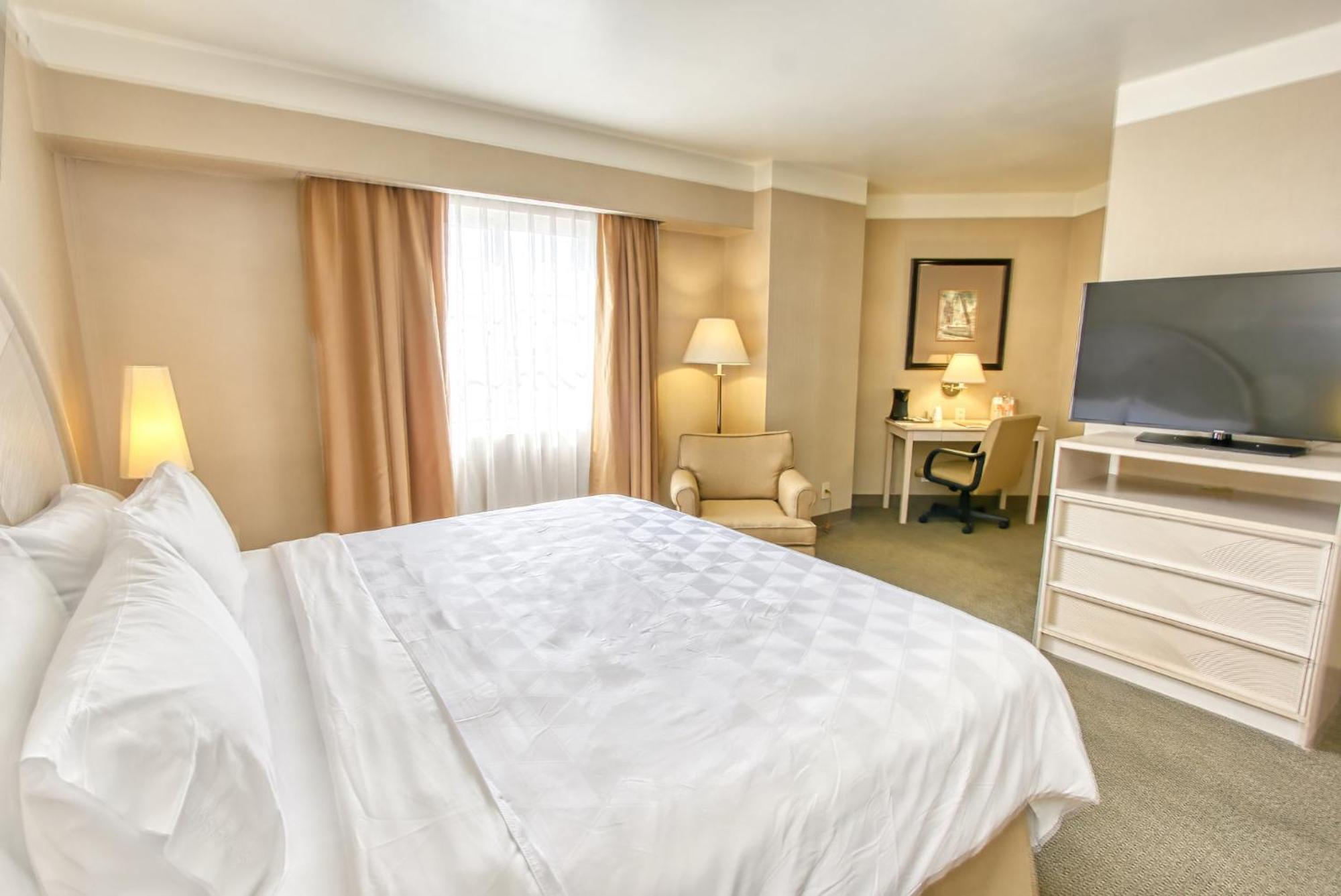 Holiday Inn Leon-Convention Center By Ihg Екстериор снимка