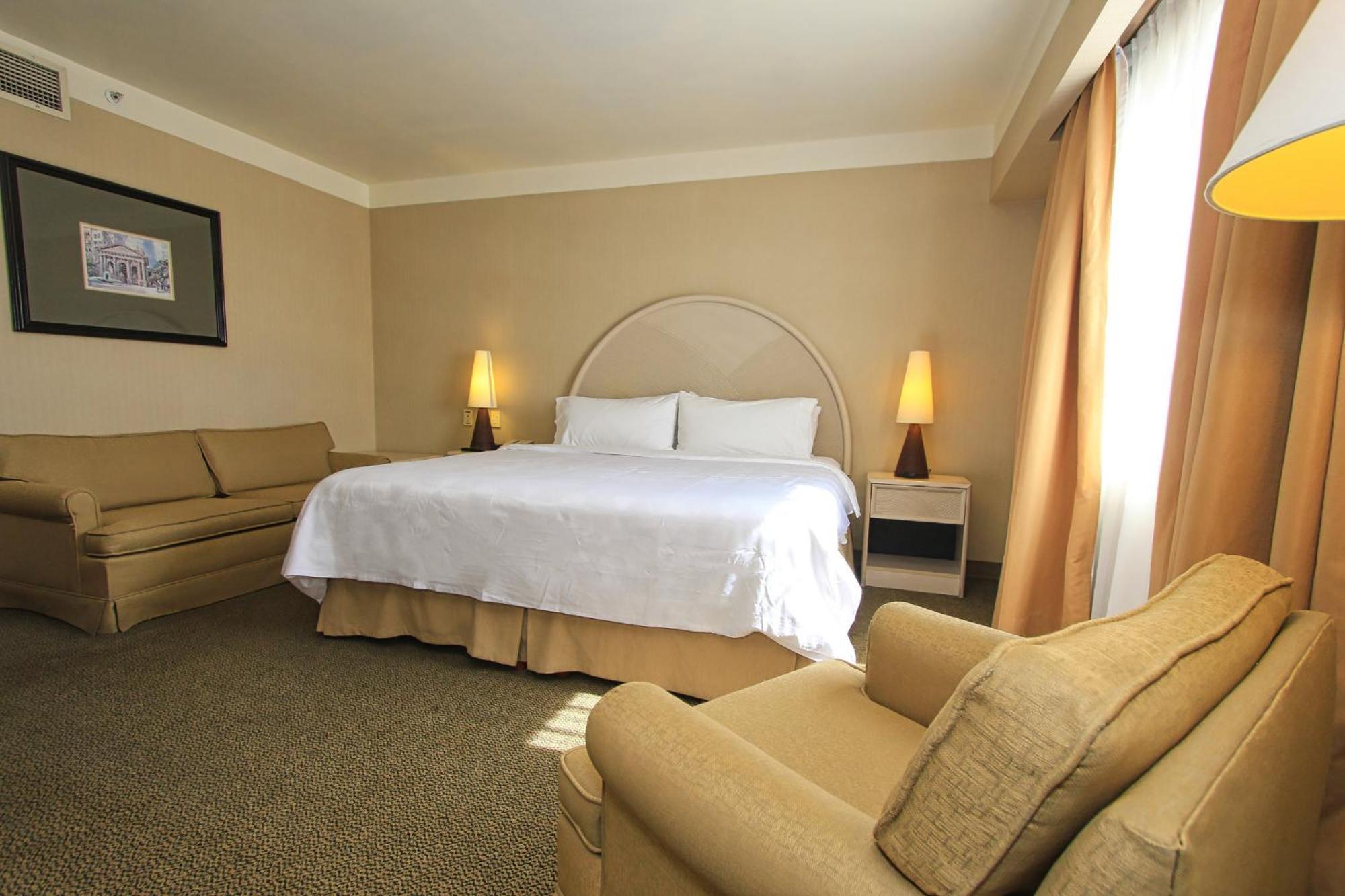 Holiday Inn Leon-Convention Center By Ihg Екстериор снимка