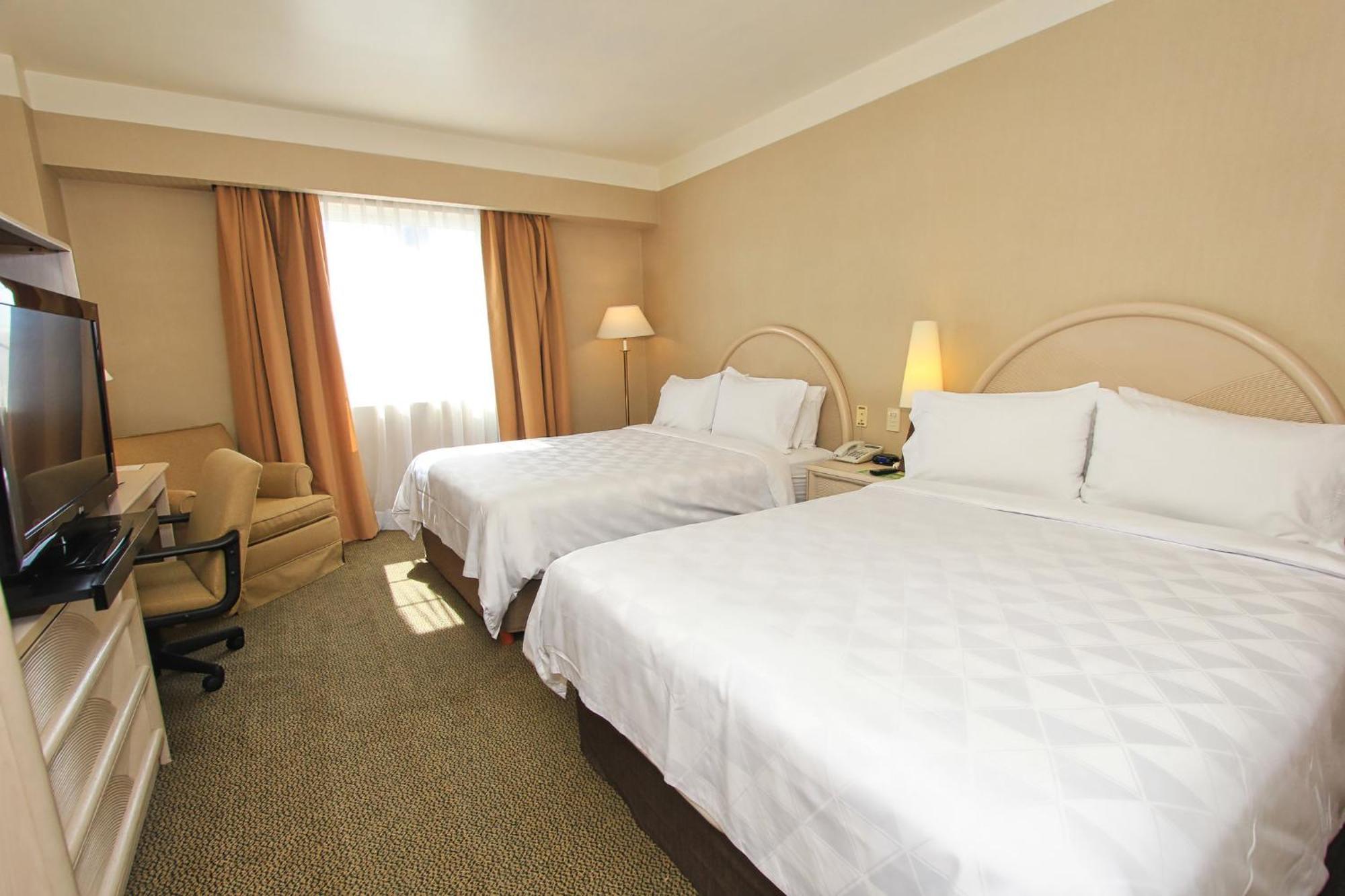Holiday Inn Leon-Convention Center By Ihg Екстериор снимка