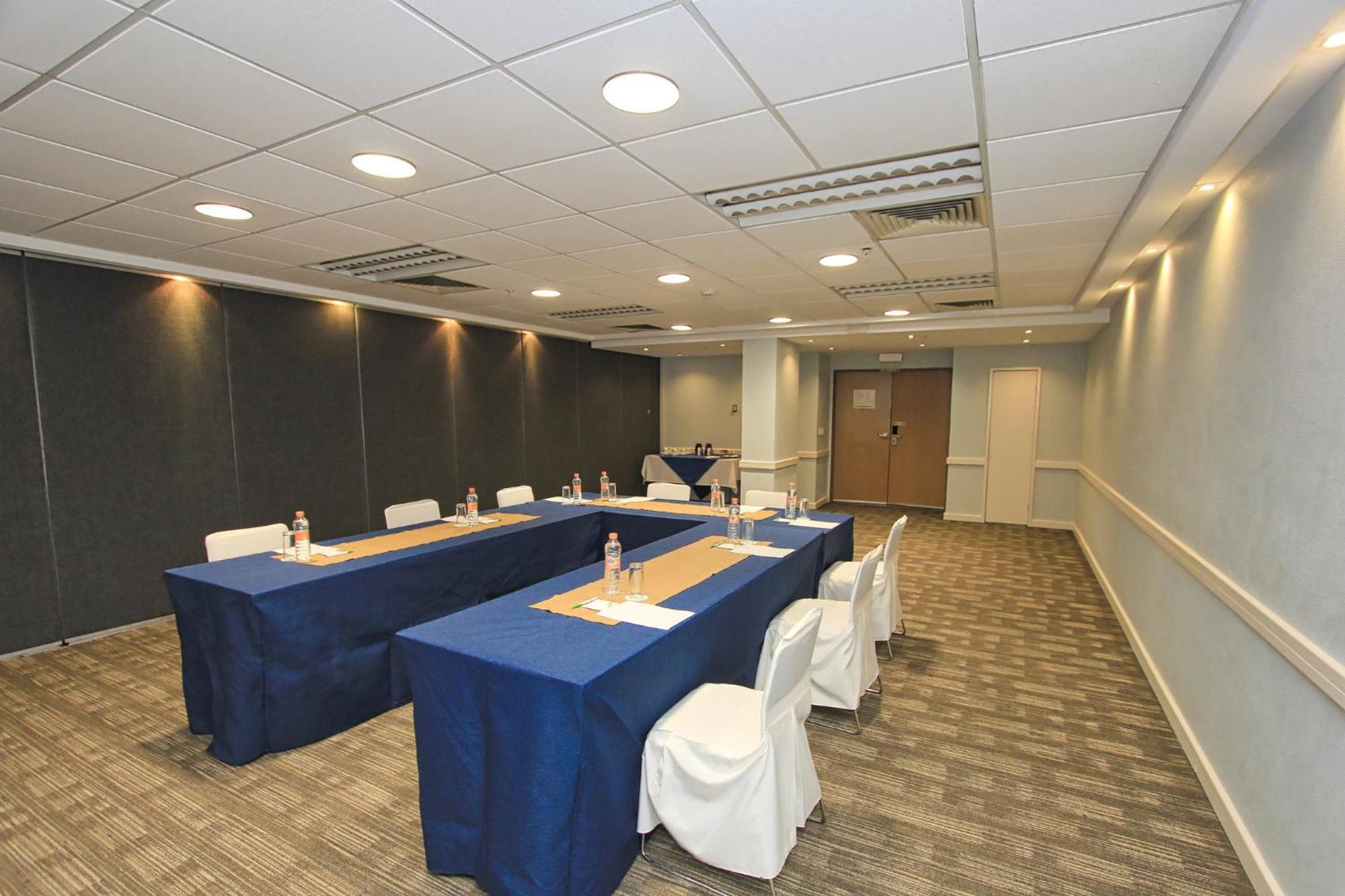 Holiday Inn Leon-Convention Center By Ihg Екстериор снимка